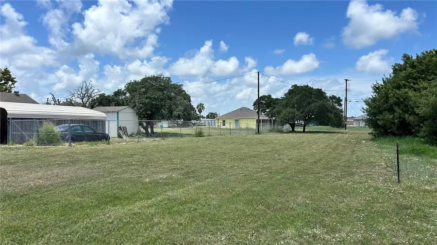 000 Wilson Avenue, Aransas Pass, TX 78336 - #2