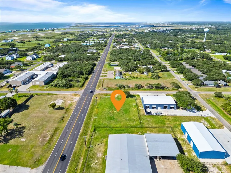 1423 Hwy 35 S, Rockport, TX 78382 - #2