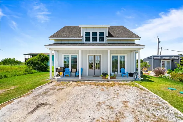 360 Club Oak Lane, Rockport, TX 78382