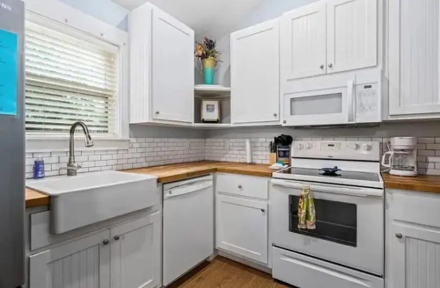 5481 Hwy 35 N #9, Rockport, TX 78382 - #2