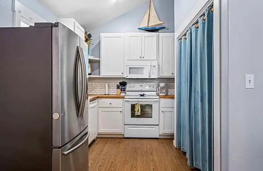 5481 Hwy 35 N #9, Rockport, TX 78382 - #3