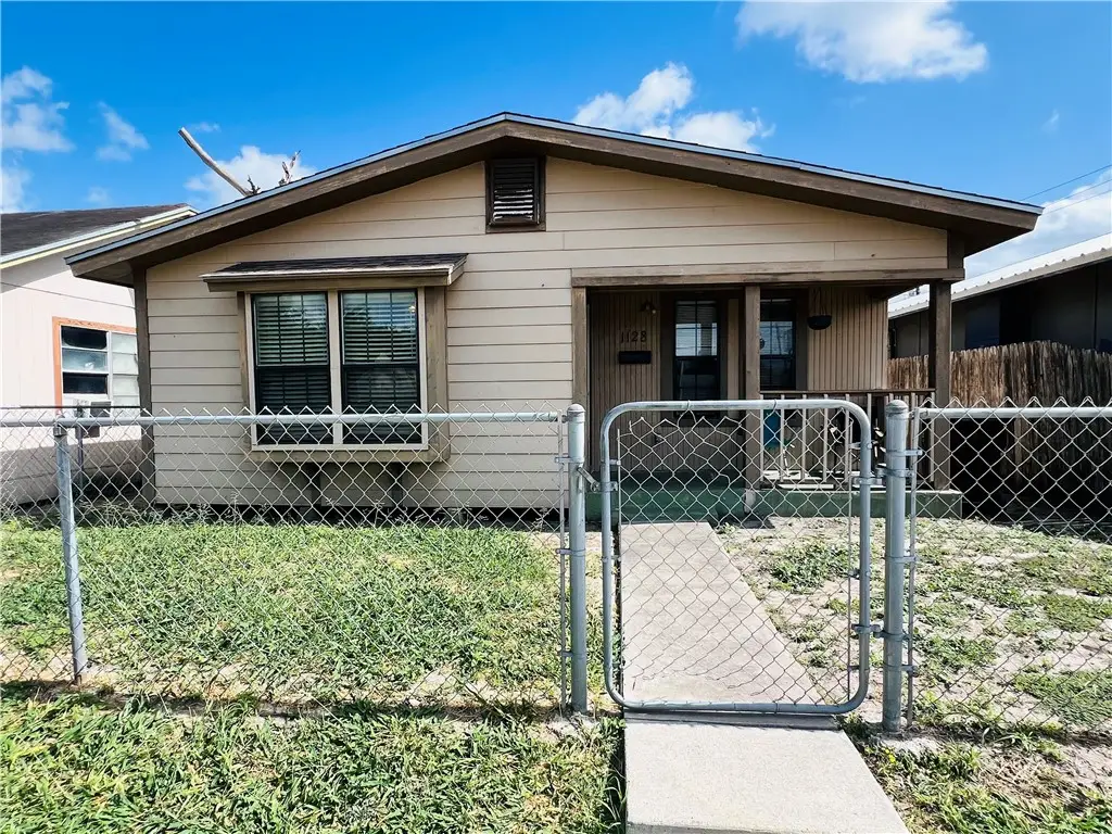 1128 E King Avenue, Kingsville, TX 78363 - #1