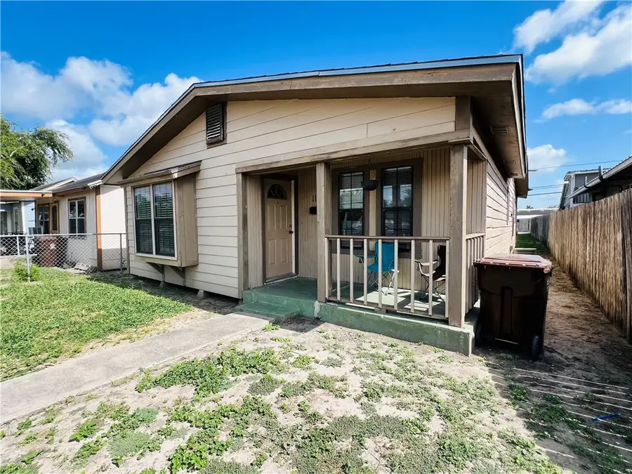 1128 E King Avenue, Kingsville, TX 78363 - #2