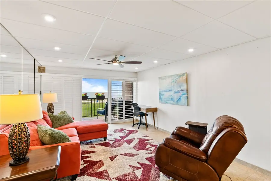 202 Reef Avenue #105, Corpus Christi, TX 78402 - #3