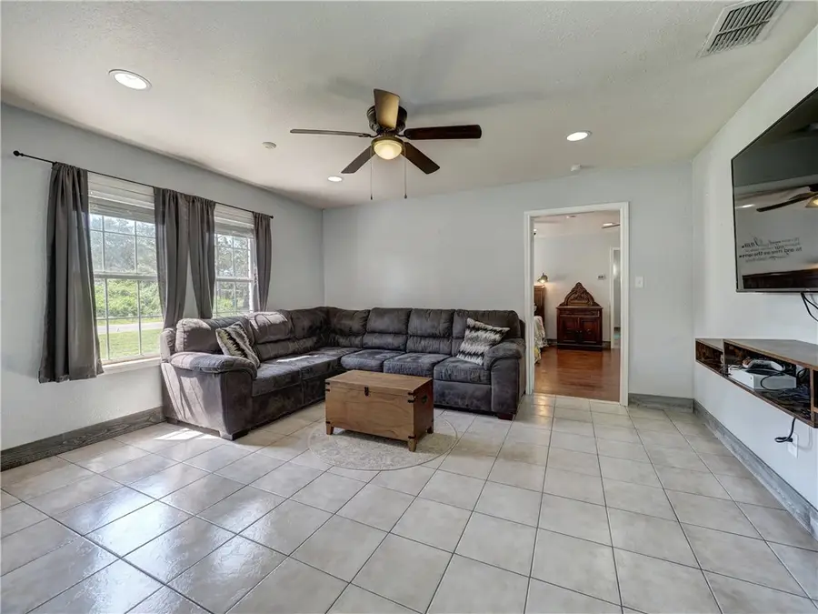 912 S 7th Street, Aransas Pass, TX 78336 - #3