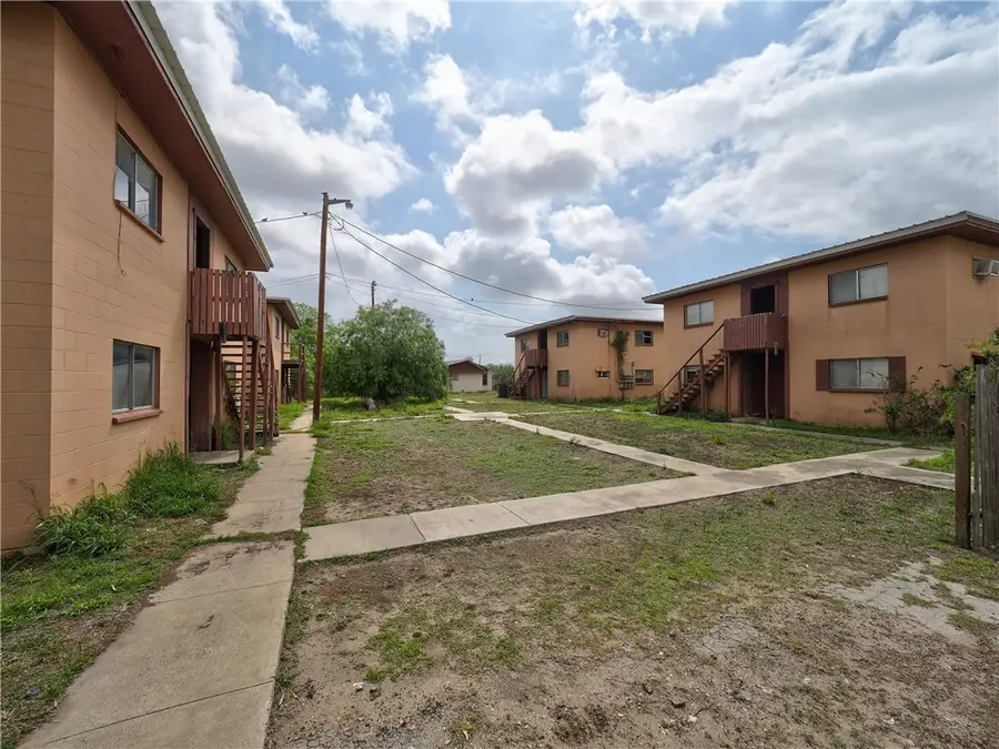 628 W Mesquite Avenue, Kingsville, TX 78363 - #3