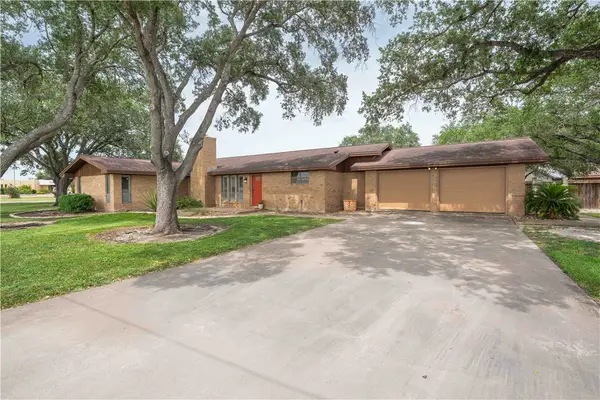 803 Thiel Street, Orange Grove, TX 78372