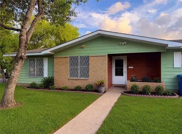 806 Leland Circle, Beeville, TX 78102