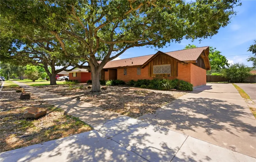 753 Burkshire Drive, Corpus Christi, TX 78412 - #2