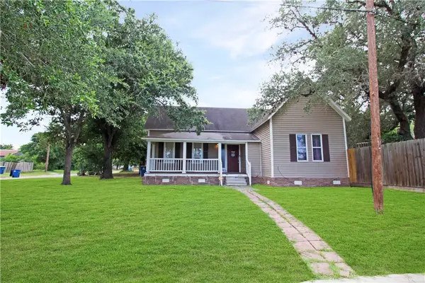 810 W Jones Street, Beeville, TX 78102