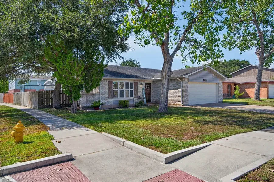 3730 N Creek Circle, Corpus Christi, TX 78410 - #3