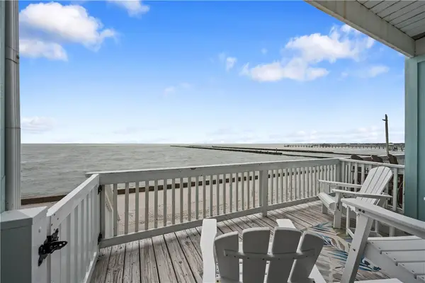 2292 N Fulton Beach Road #303, Rockport, TX 78382