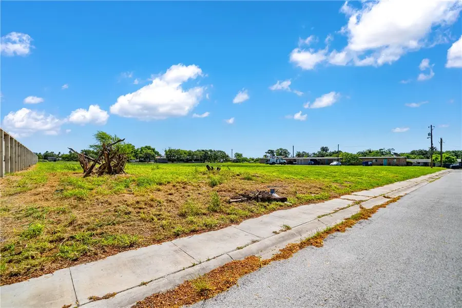 314 Oakdale Drive, Corpus Christi, TX 78418 - #2