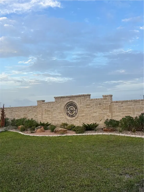1477 Dancing Elk Drive, Corpus Christi, TX 78415