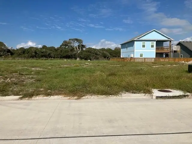 152 Breezeway Dr, Rockport, TX 78382 - #1