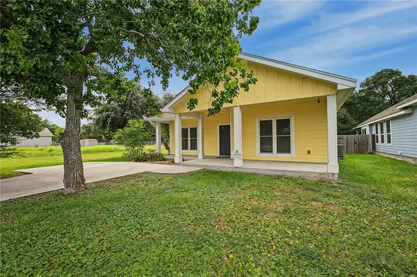 447 S Fuqua Street, Rockport, TX 78383