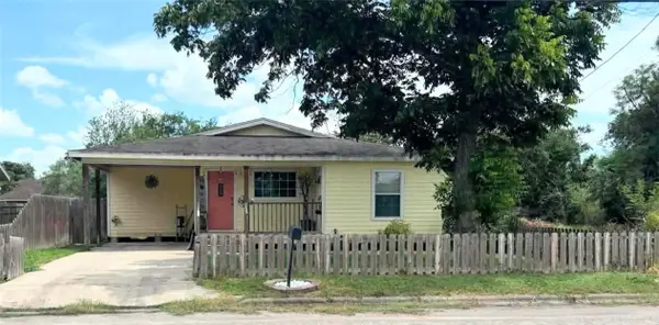 718 Seabreeze Street, Alice, TX 78332