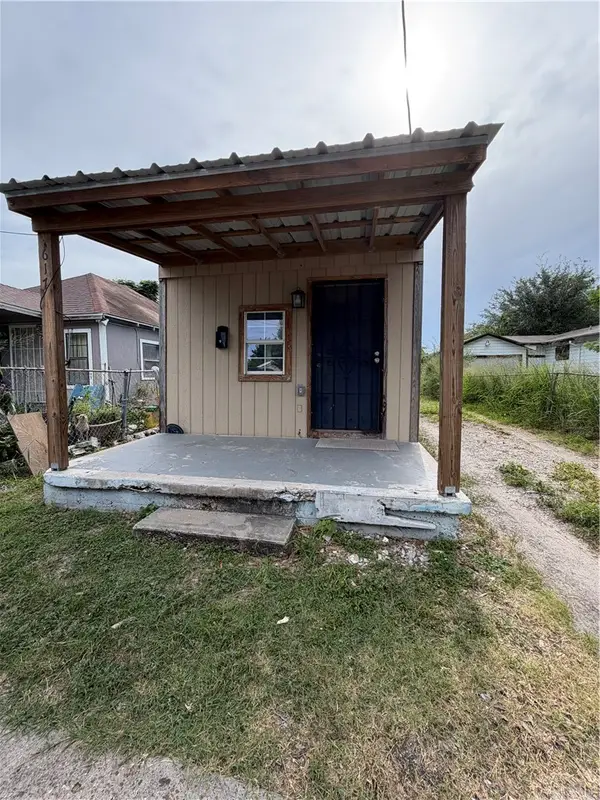 617 Elesa Street, Corpus Christi, TX 78405