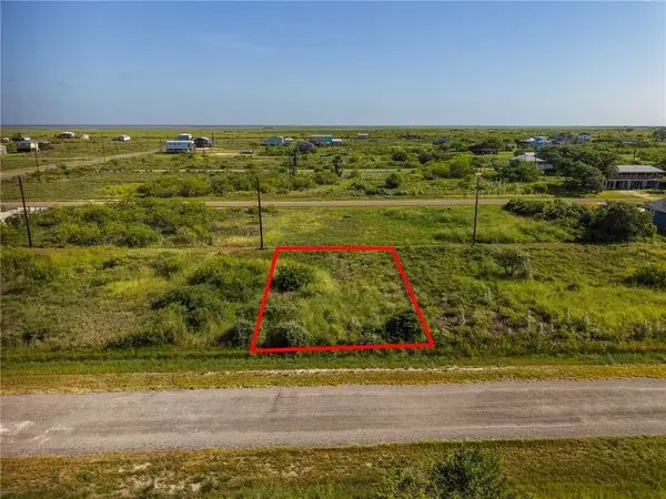 214 W Rustic Oak Lane, Rockport, TX 78382
