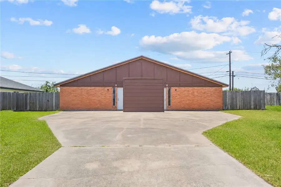 321 Easy Street #A&B, Corpus Christi, TX 78418 - #2