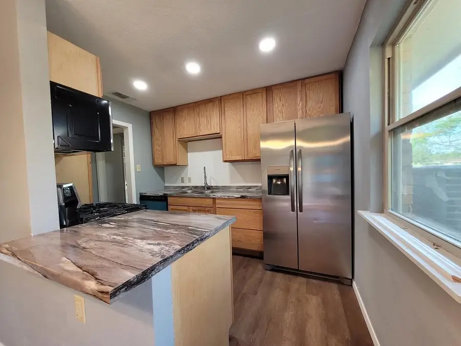 900 E 3rd Street, Sinton, TX 78387 - #2