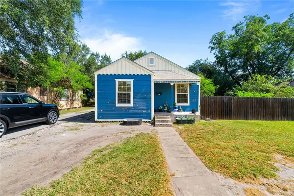 1033 E 4th Street, Alice, TX 78332