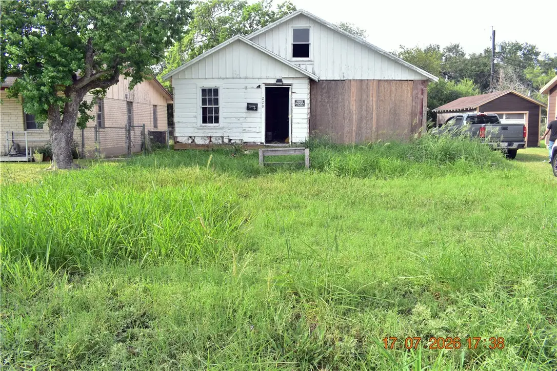 220 Short, Sinton, TX 78387 - #1