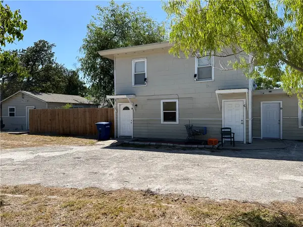 902 W Lakeside Drive, Corpus Christi, TX 78418