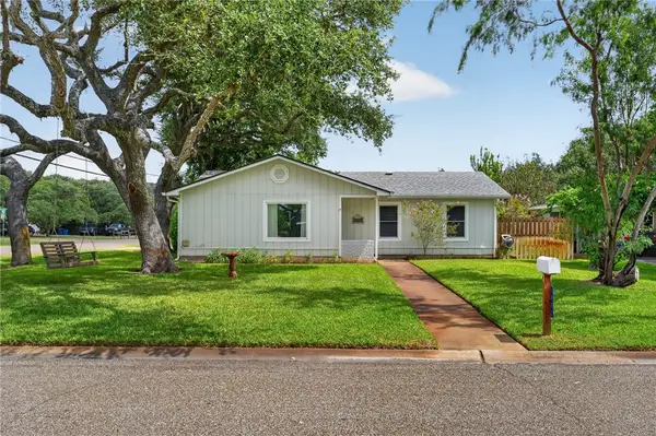 1902 Glass Avenue, Rockport, TX 78382