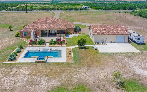 4881 Fm 798, Pawnee, TX 78145