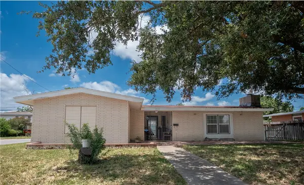 1333 Casa Verde Drive, Corpus Christi, TX 78411