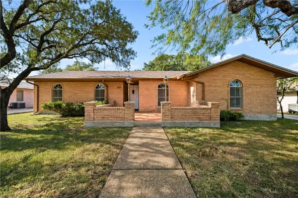 1125 Adeline Street, Sinton, TX 78387