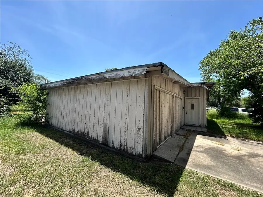 518 College Place, Kingsville, TX 78363 - #2