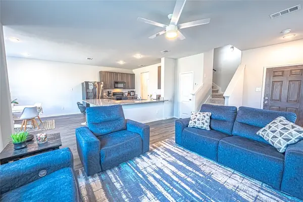 3712 Kings Drive, Ennis, TX 75119