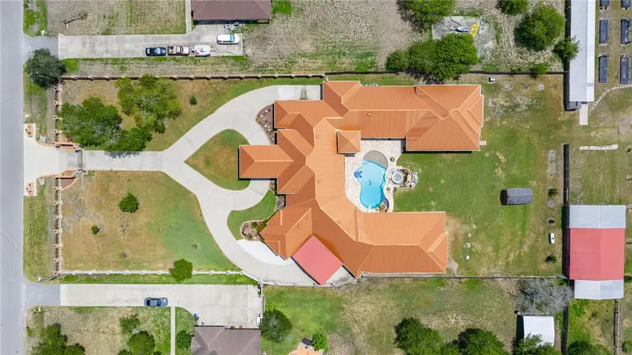221 W Sage, Kingsville, TX 78363 - #3