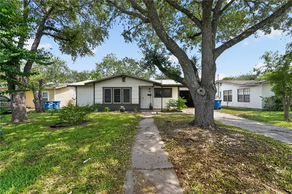 410 Paul Place, Beeville, TX 78102