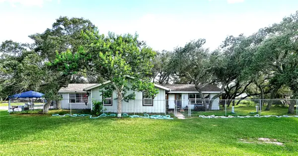 303 W 3rd Street, Rockport, TX 78382