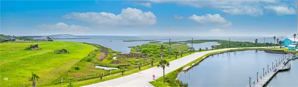 101 Sea Glass Cove, Rockport, TX 78382