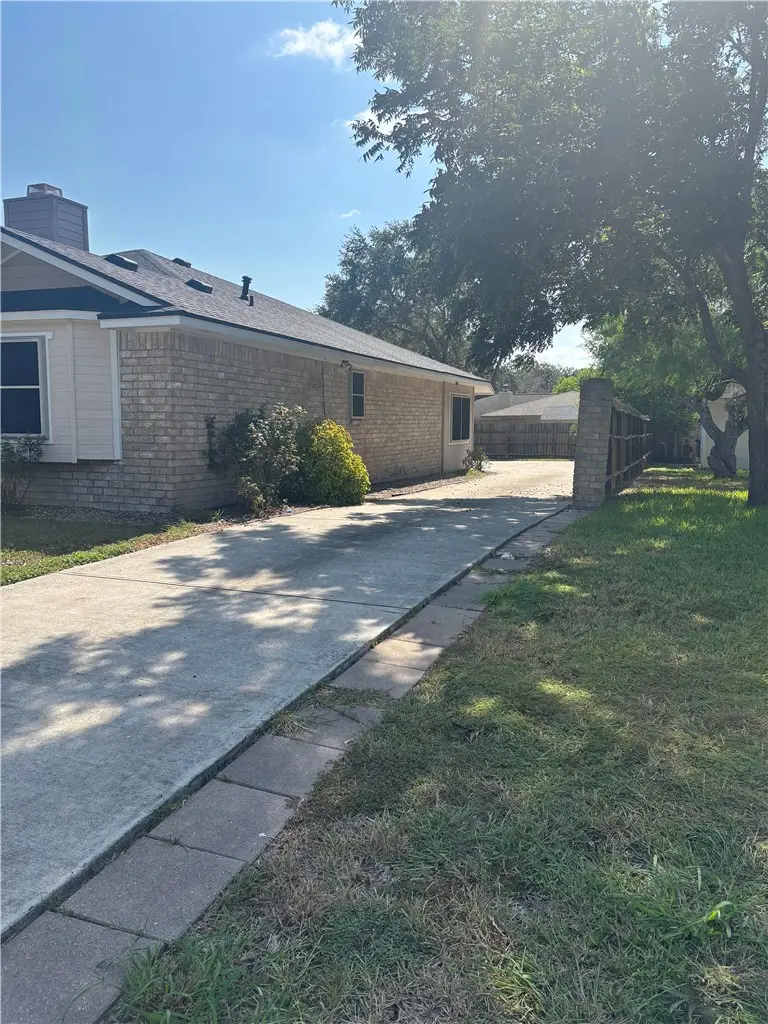 4006 Moorhead Drive, Corpus Christi, TX 78410 - #3