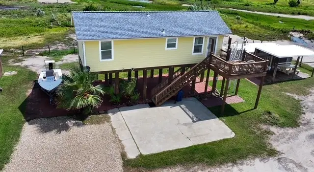326 E Tenth Street, Rockport, TX 78382 - #3