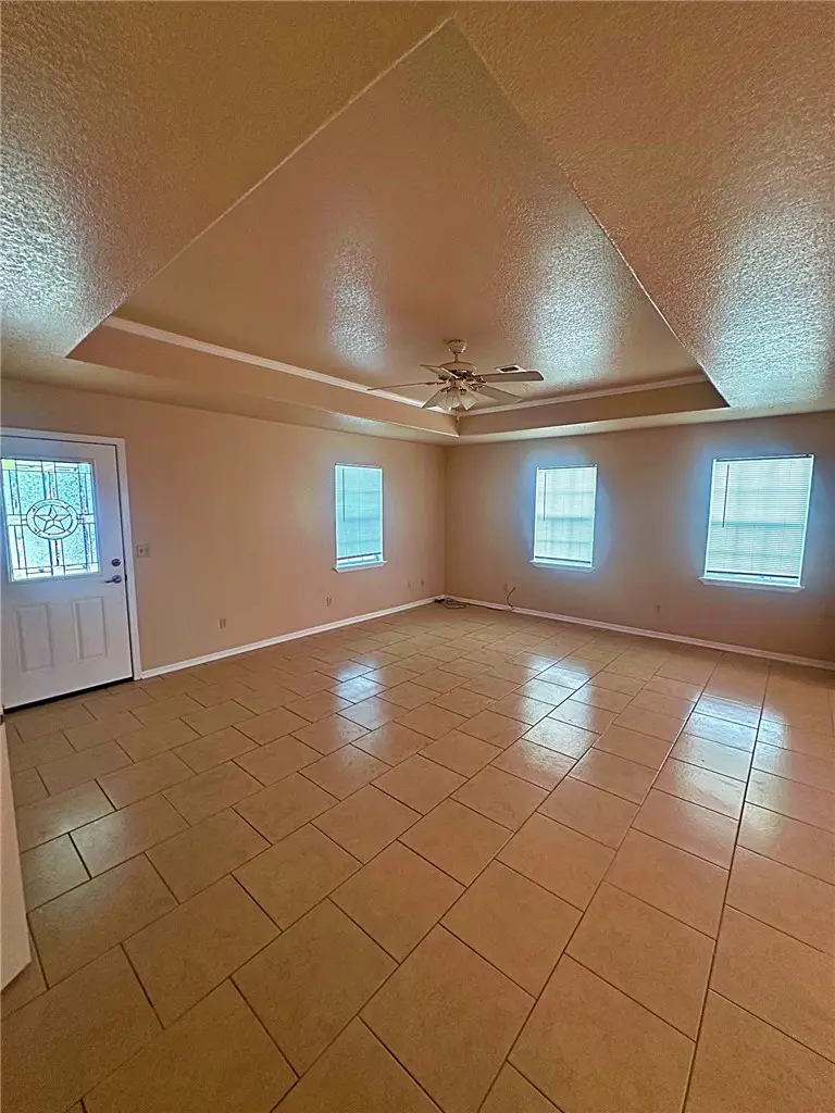 279 Edwards Avenue, Charlotte, TX 78011 - #2