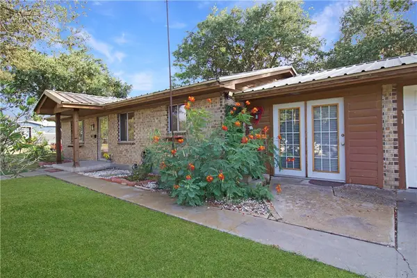 610 S Minnesota Street, Beeville, TX 78102