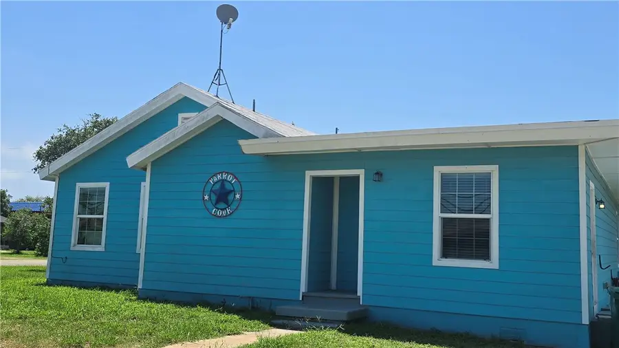 402 S Saunders Street, Aransas Pass, TX 78336 - #3