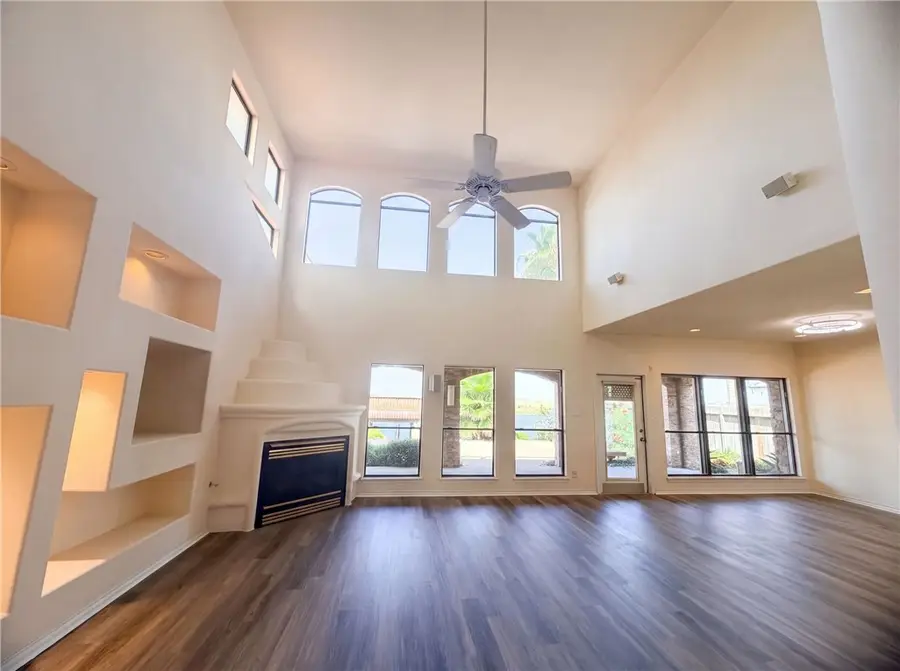15821 El Soccorro, Corpus Christi, TX 78418 - #3