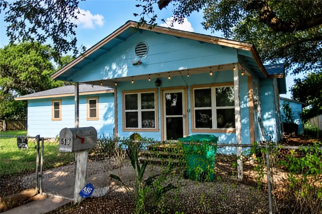 617 N Houston Street, Aransas Pass, TX 78336 - #1