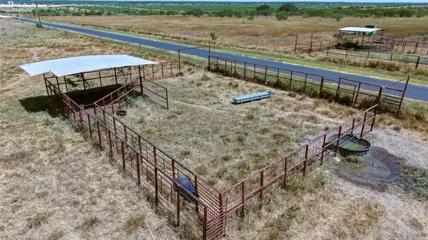 432 Cr 436, Three Rivers, TX 78071