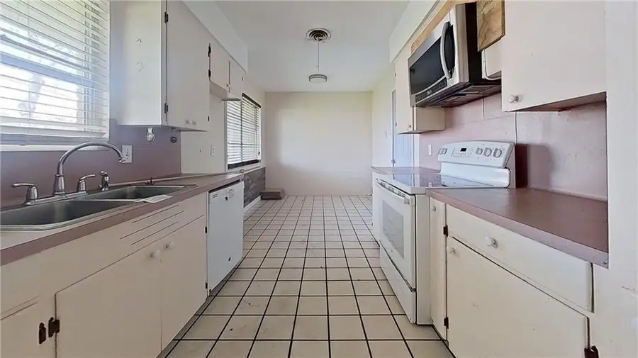 4245 Dody Street, Corpus Christi, TX 78411 - #2