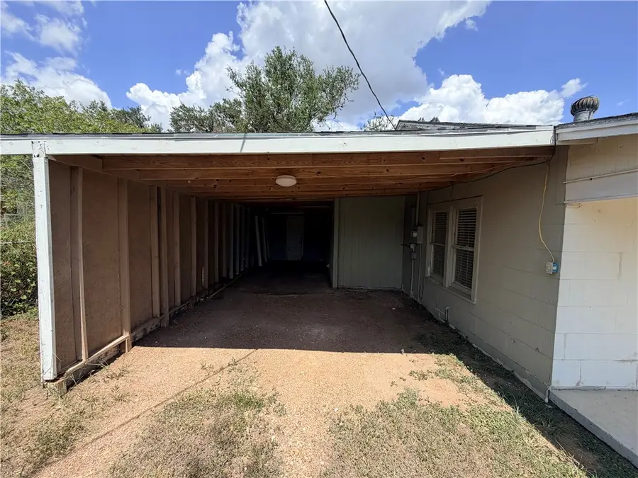 10420 Sixth Street, Pettus, TX 78146 - #2