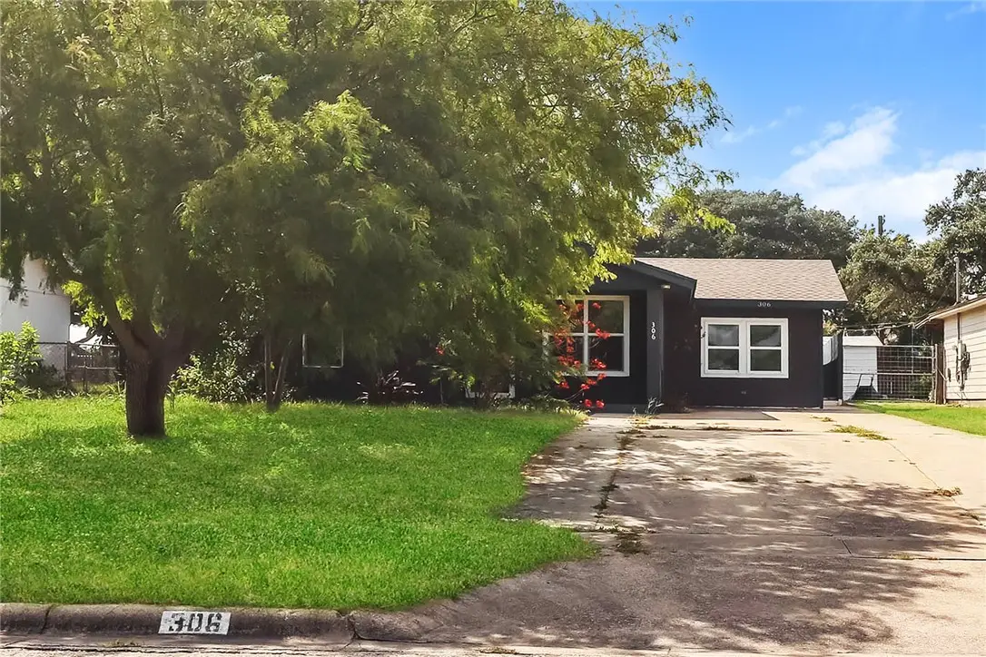 306 N Houston Street, Aransas Pass, TX 78336 - #1