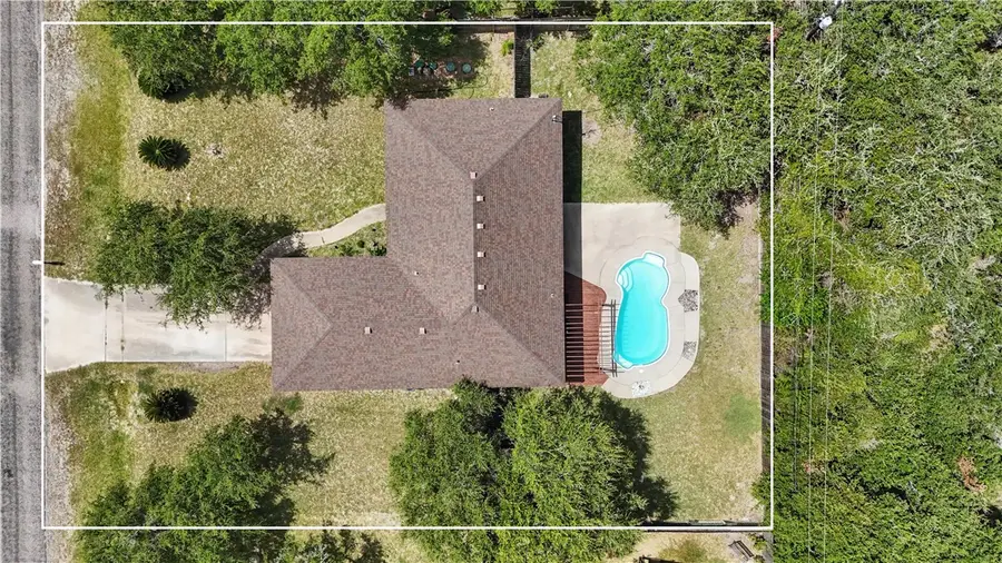 829 Redwood Avenue, Rockport, TX 78382 - #3